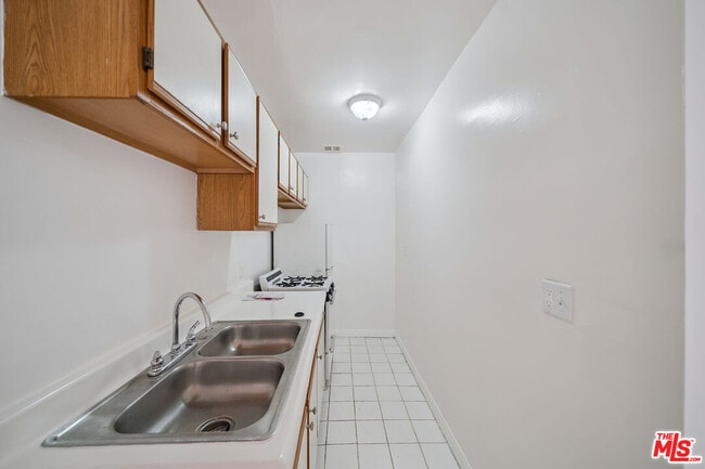 Photo - 6827 Leland Way Unit 7