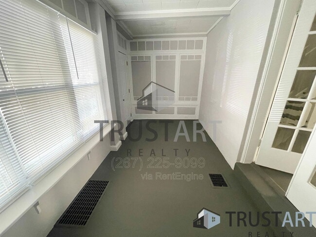 Photo - 7152 Theodore St