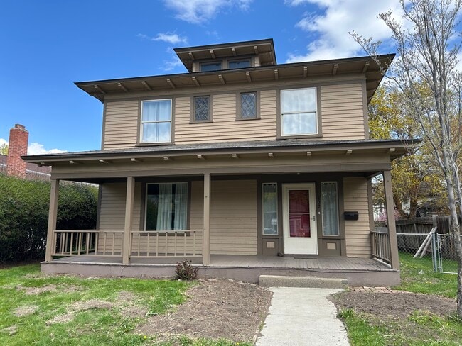 Building Photo - 402 N Sampson St