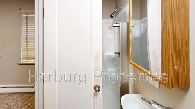 Photo - 1715 Baseline Rd