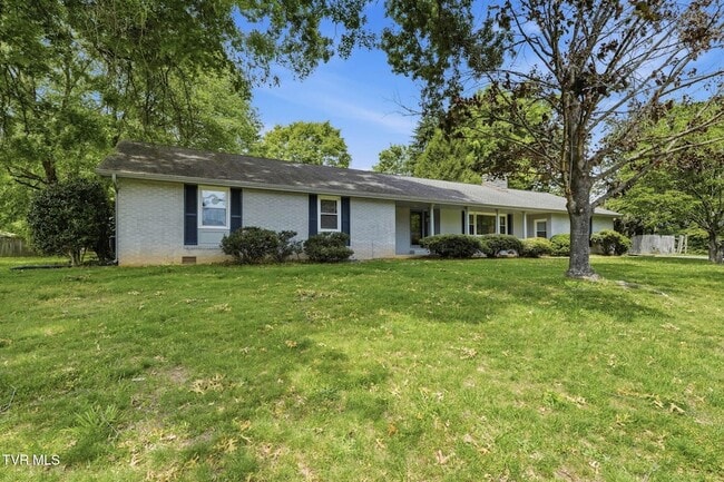 Photo - 808 Chippendale Rd