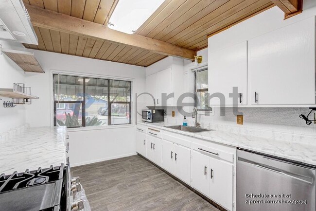 Photo - 160 Arcade Blvd