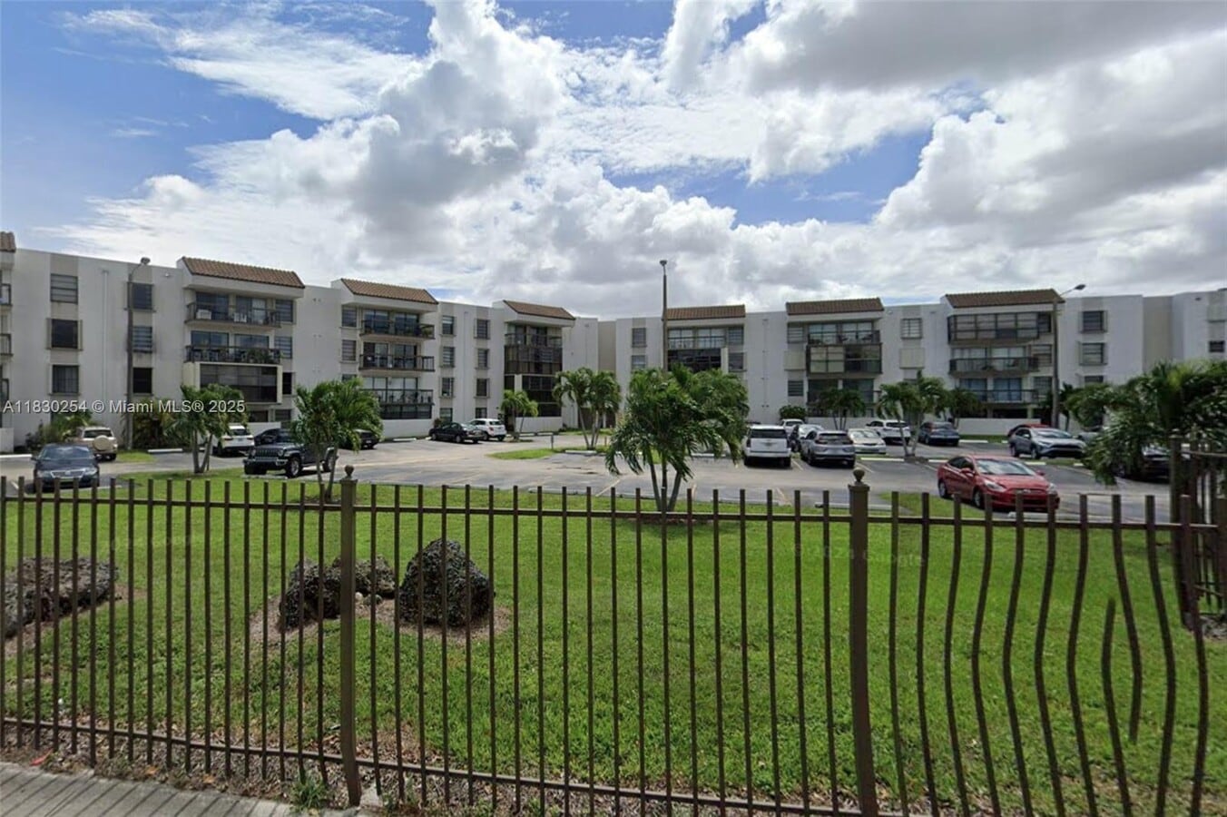 Photo - 1300 SW 122nd Ave Unidad 101-2 Rental