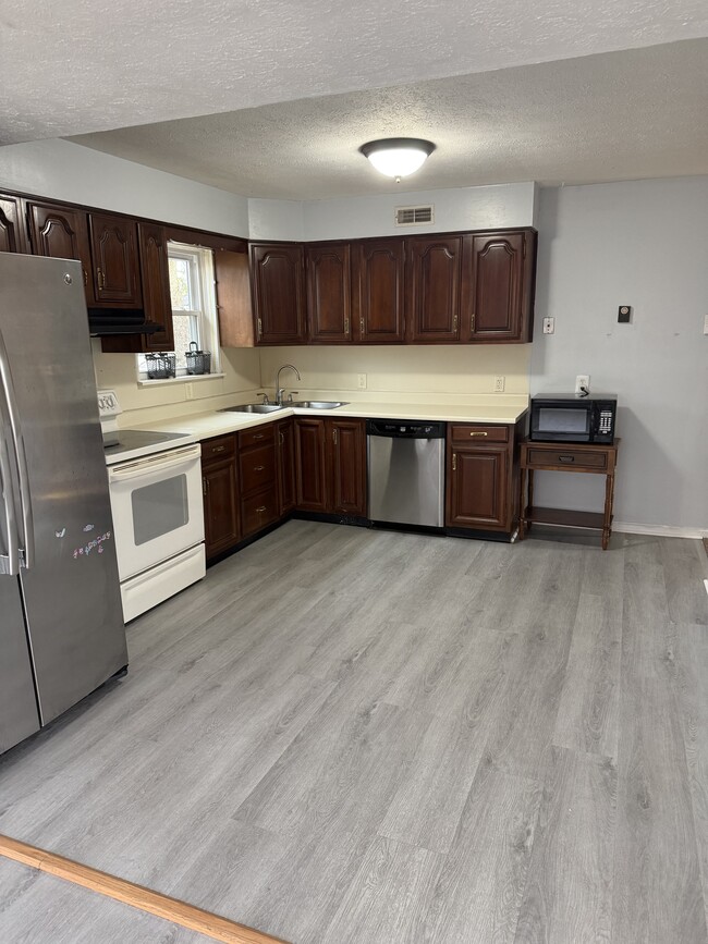 Photo - 1815 Tennyson Dr