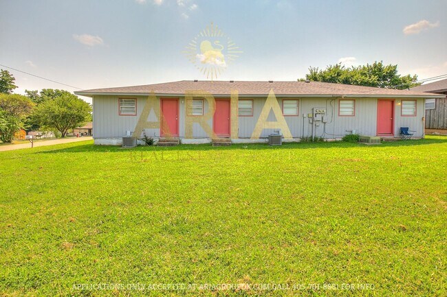 2 Bed/1 Bath Unit in Noble - Available for... - 2 Bed/1 Bath Unit in Noble - Available for... Apartamento Unidad 602 S 7th St