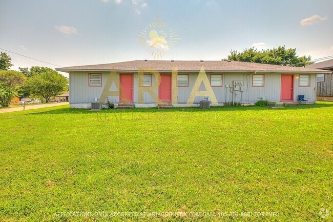 Building Photo - 2 Bed/1 Bath Unit 602 S 7th St Rental