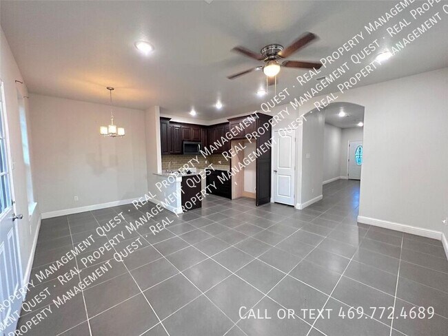 Photo - 102 Robbins St Unidad C