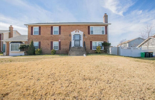 Building Photo - 5017 Rodgers Dr Unit 1