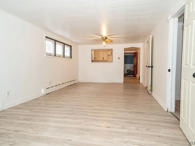 Photo - 166 Barnard St