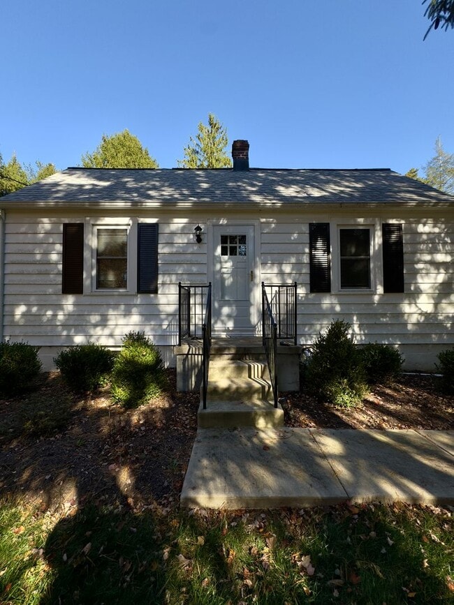 Building Photo - Charming 3 Bedroom/2 Bathroom Home in Spark Glencoe, MD!