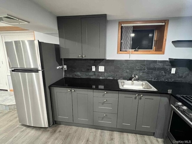 Building Photo - 27 Blydenburgh Rd Rental