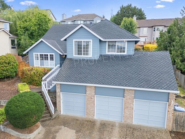 Building Photo - 4+ Bedroom Tigard Home With a Beautiful Vi...