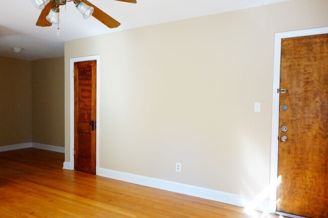 Photo - 8408 Greenwood Ave Unidad 4