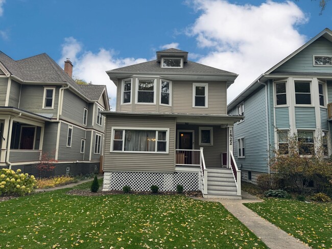 Building Photo - 1822 W Greenleaf Ave Unit 1