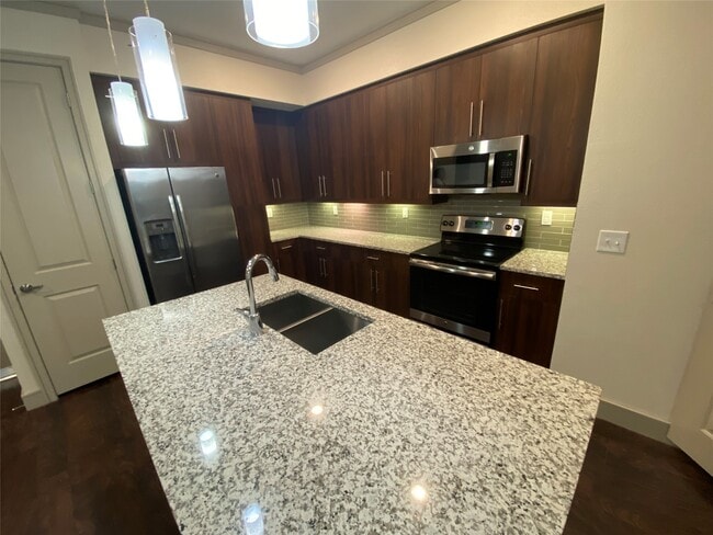 Photo - 1800 St Joseph Pkwy Unit 213