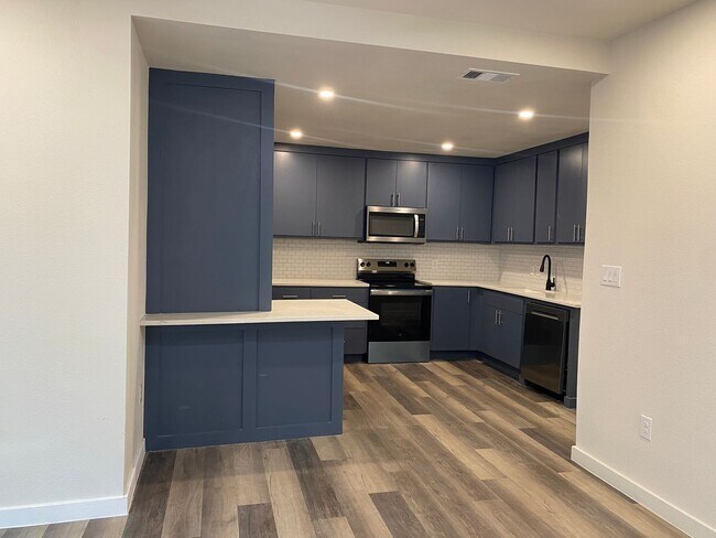 Building Photo - BEATRICE Unit 101