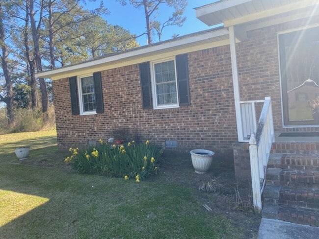 Photo - 3 bed 2 bath Brick Ranch