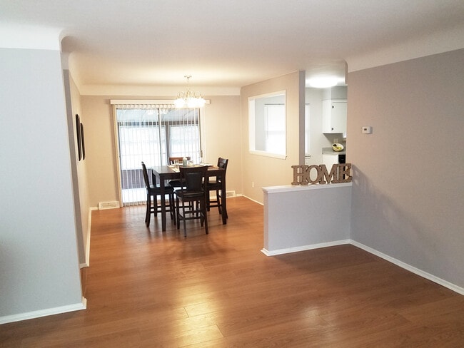 Photo - 3 Bed - 1.5 Bath Ranch for Rent in Richmond Heights!