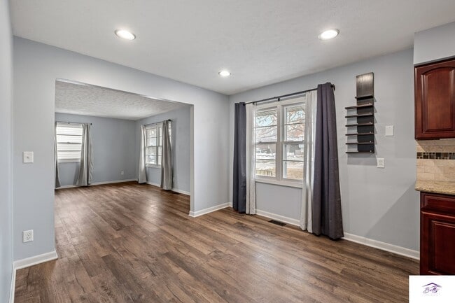 Photo - WELCOME HOME! AVAILABLE NOW!