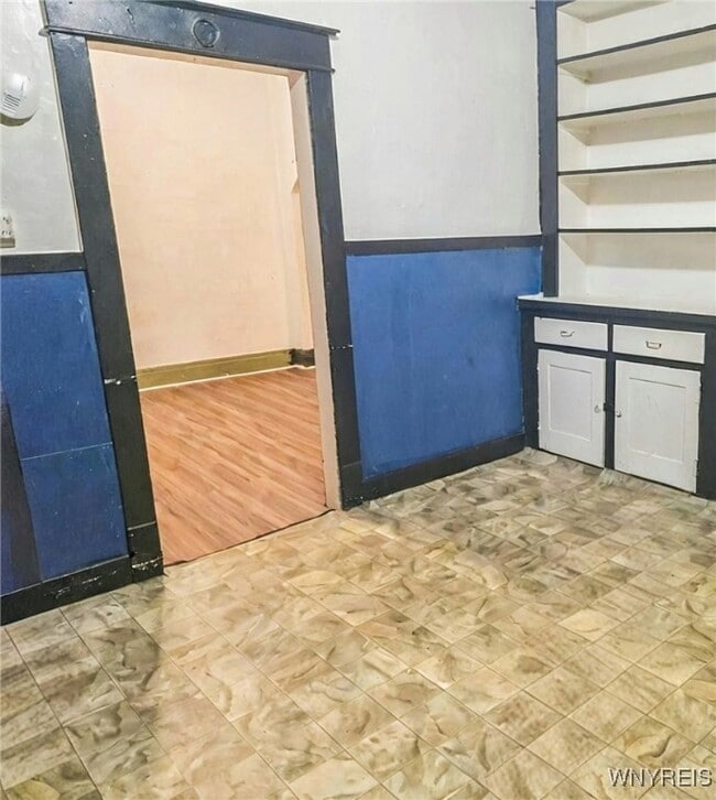 Photo - 1466 Broadway St