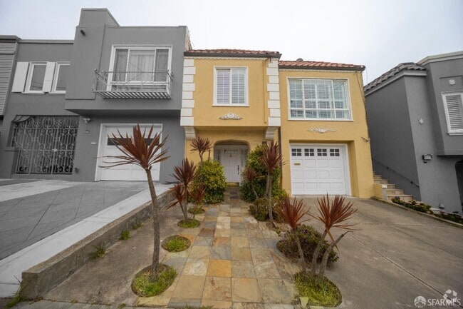 Building Photo - 2346 33rd Ave Rental