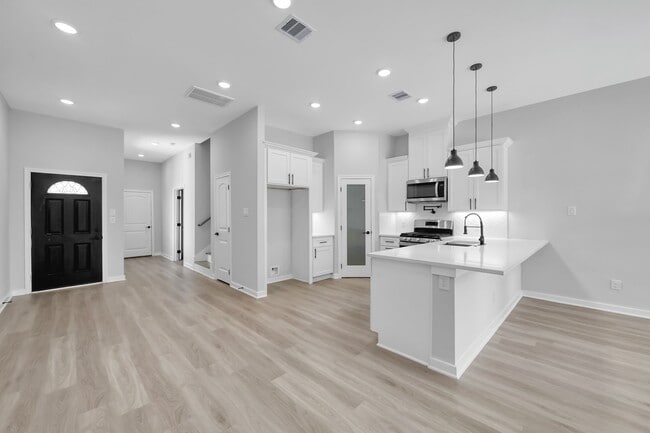 Building Photo - 14839 Spica Ct