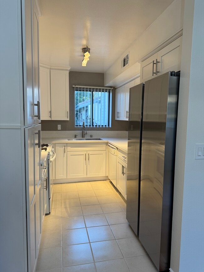 Photo - 10512 Sunland Blvd