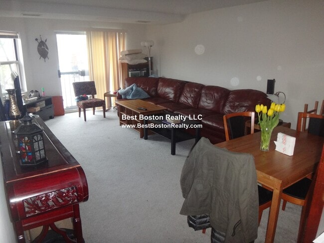 175 Beacon St Unit 303