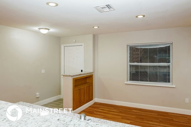 Photo - 2036 Walsh Ave SE