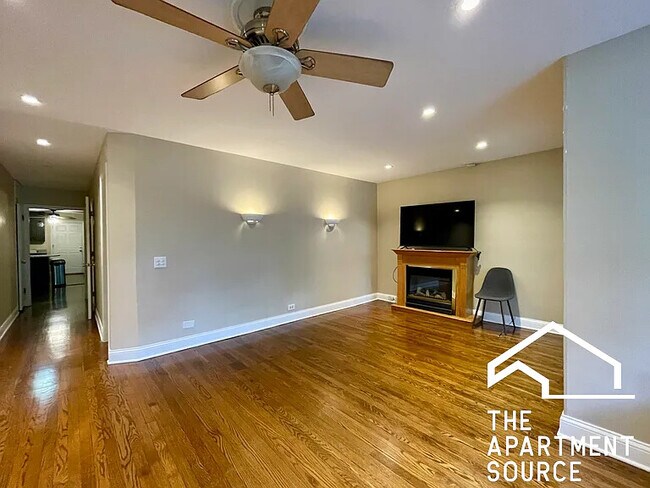 Photo - 2541 W Logan Blvd Unidad 1W