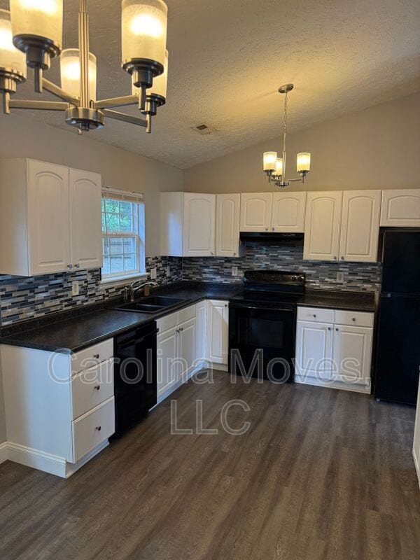 600 Uneeda Ct