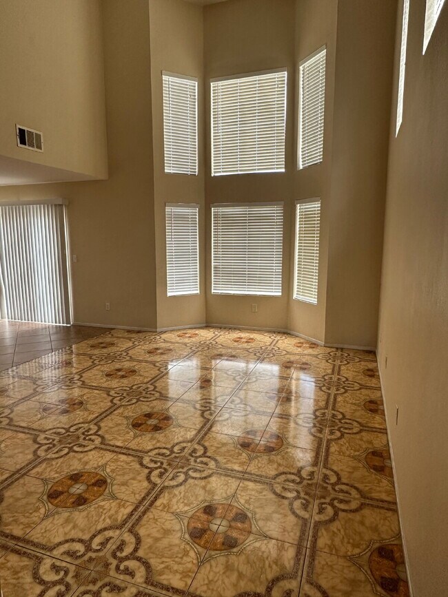 Photo - "Stylish and Spacious 3-Bed Home in Las Vegas with over 1500 sqft on a corner lot
