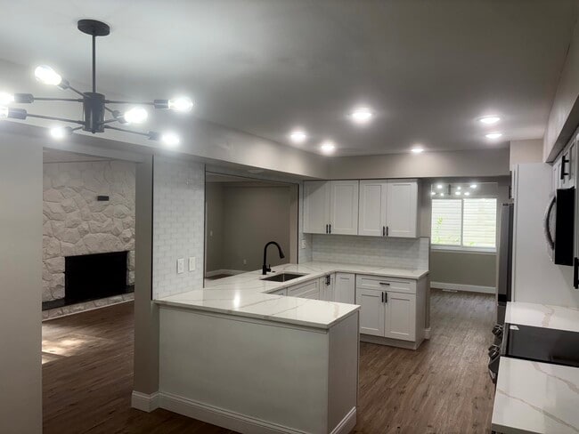 Photo - 29621 Fernhill Dr