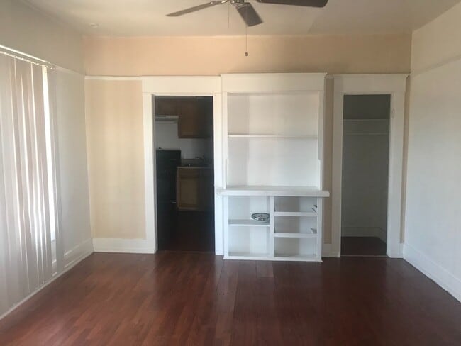 Building Photo - Phoenix 2 Bedroom