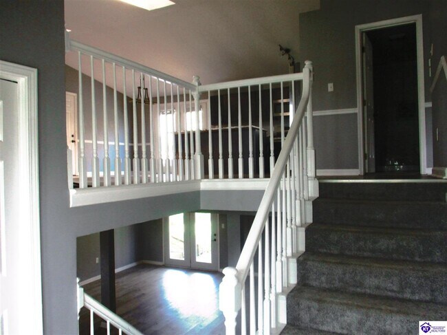 609 Foxfire Rd