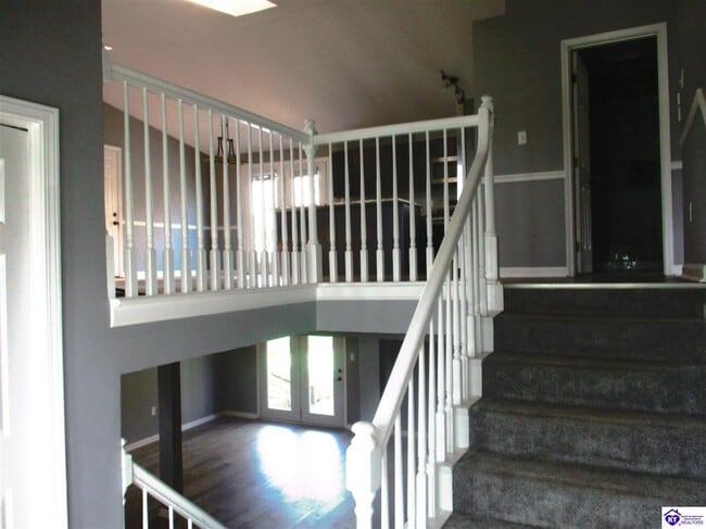 Photo - 609 Foxfire Rd