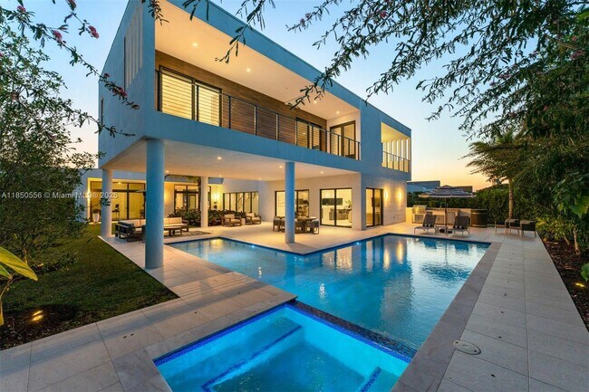 Building Photo - 16703 Botaniko Dr S Rental