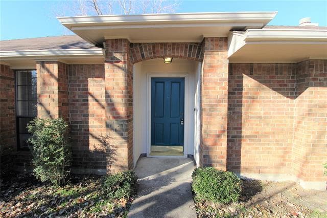 Photo - 2309 Lakeshore Ln