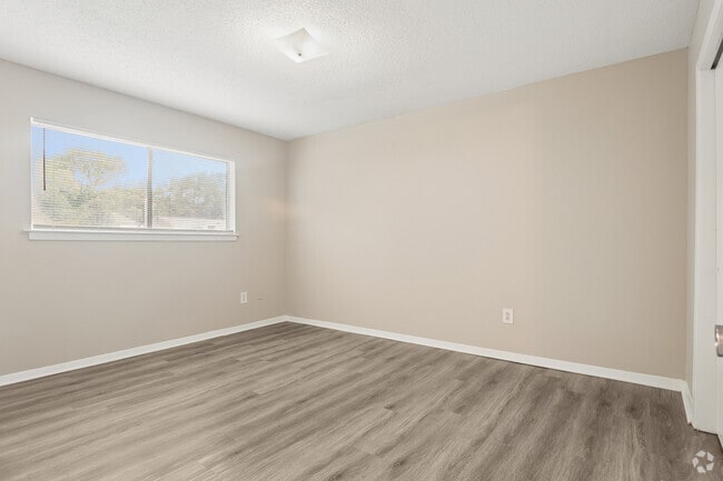 2BR, 1BA - 750SF - First Bedroom - The Grove at Patterson
