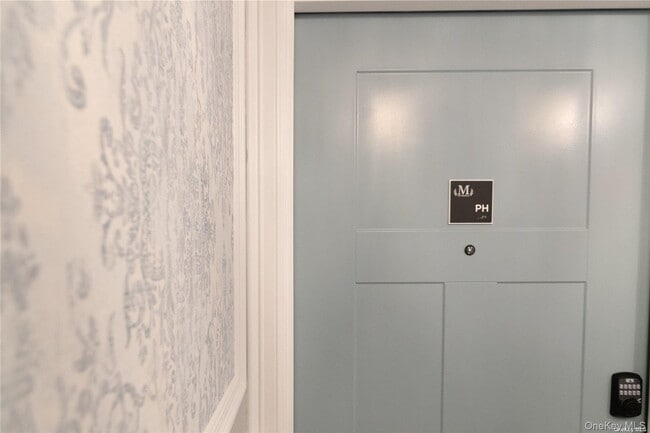 Building Photo - 1090 New York Ave Unit Penthouse