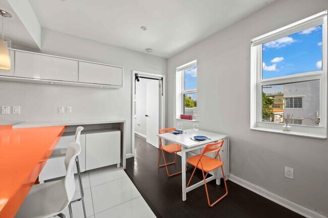 Photo - 802 Euclid Ave Unidad 303