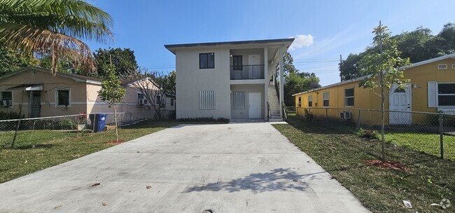 Building Photo - 1970 NW 48th St Rental