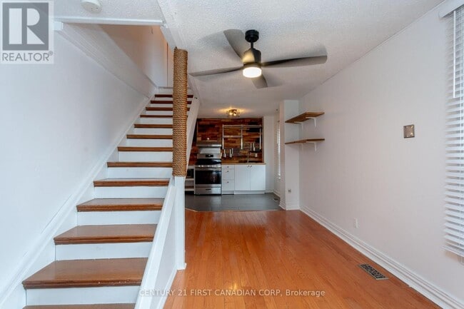 Photo - 331 Erie St Unit 2