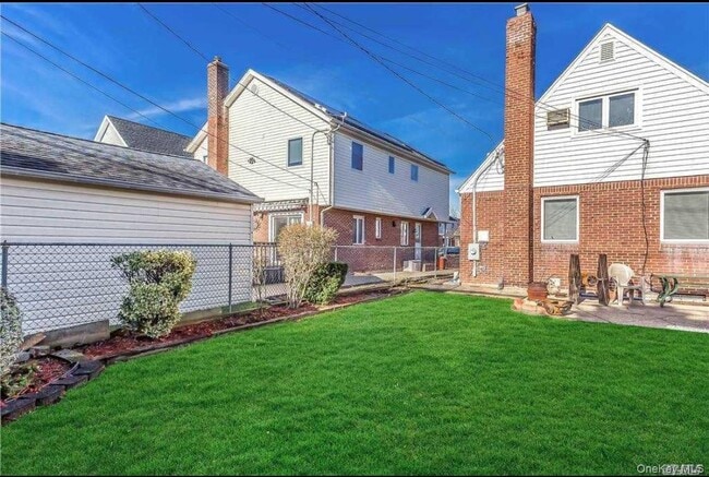 Photo - 211 Brown St