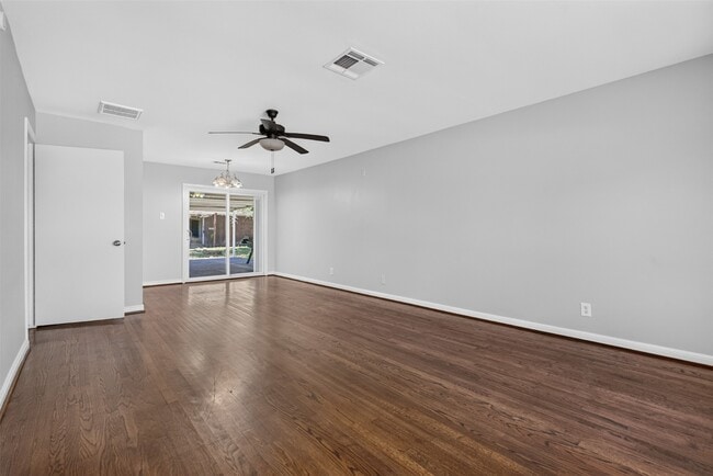 1409 Wycliffe Dr