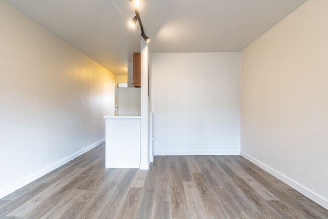 Studio In Central West Seattle