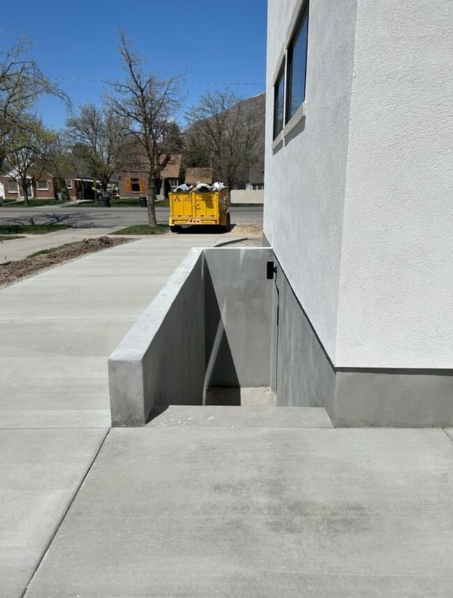 Photo - 288 E Center St