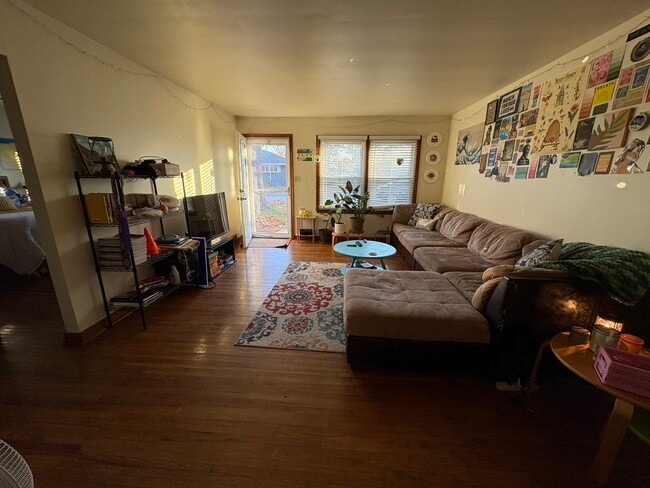 Photo - 901 E Scott St Unit B