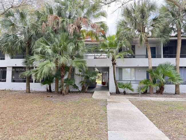 Building Photo - 811 Lyons Rd Unit 20104