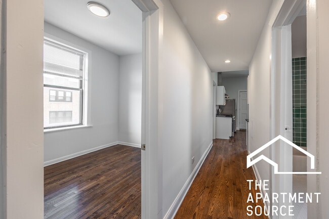 Photo - 1000 N Mozart St